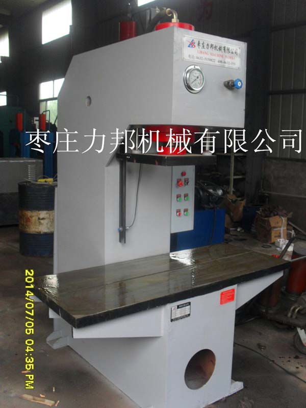 好色先生下载安装机械20t手动校直机侧面展示